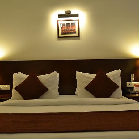 Hotel Sobti Continental Rudrapur Exterior photo